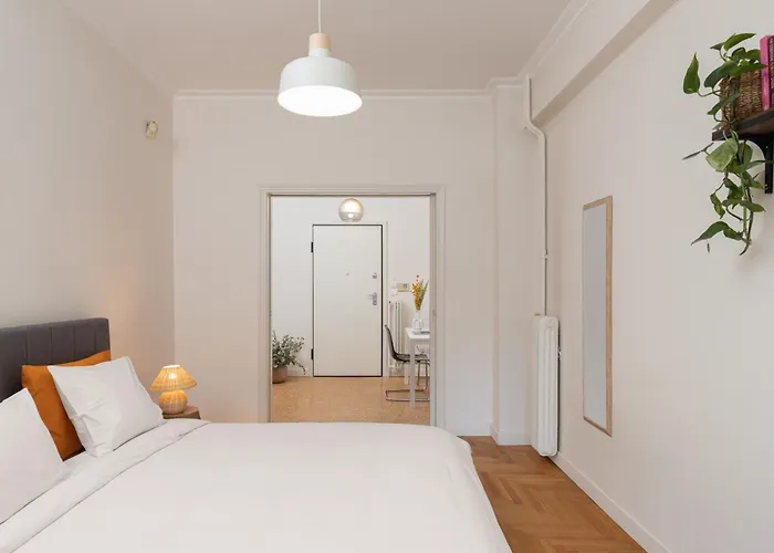 Peaceful Apartment In Neapoli, Exarcheia